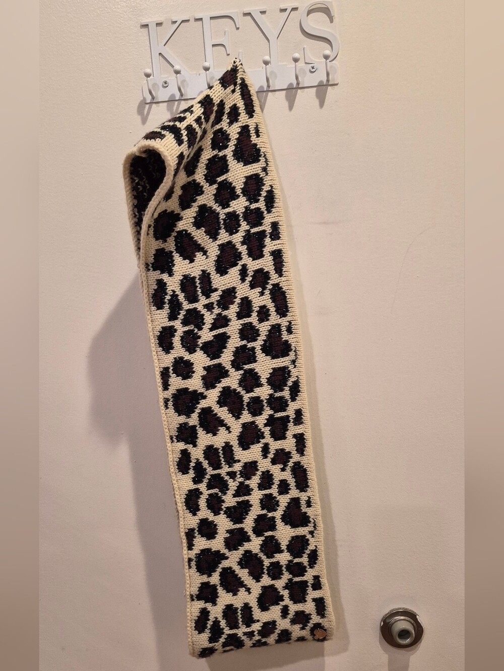 Leopard Print Knit Scarf - Cream and Black